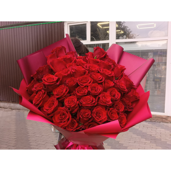 Букет из красных роз "Сердце"